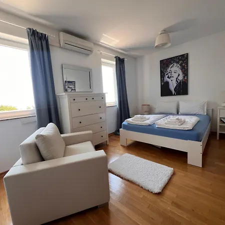 Apartment Sea View *
